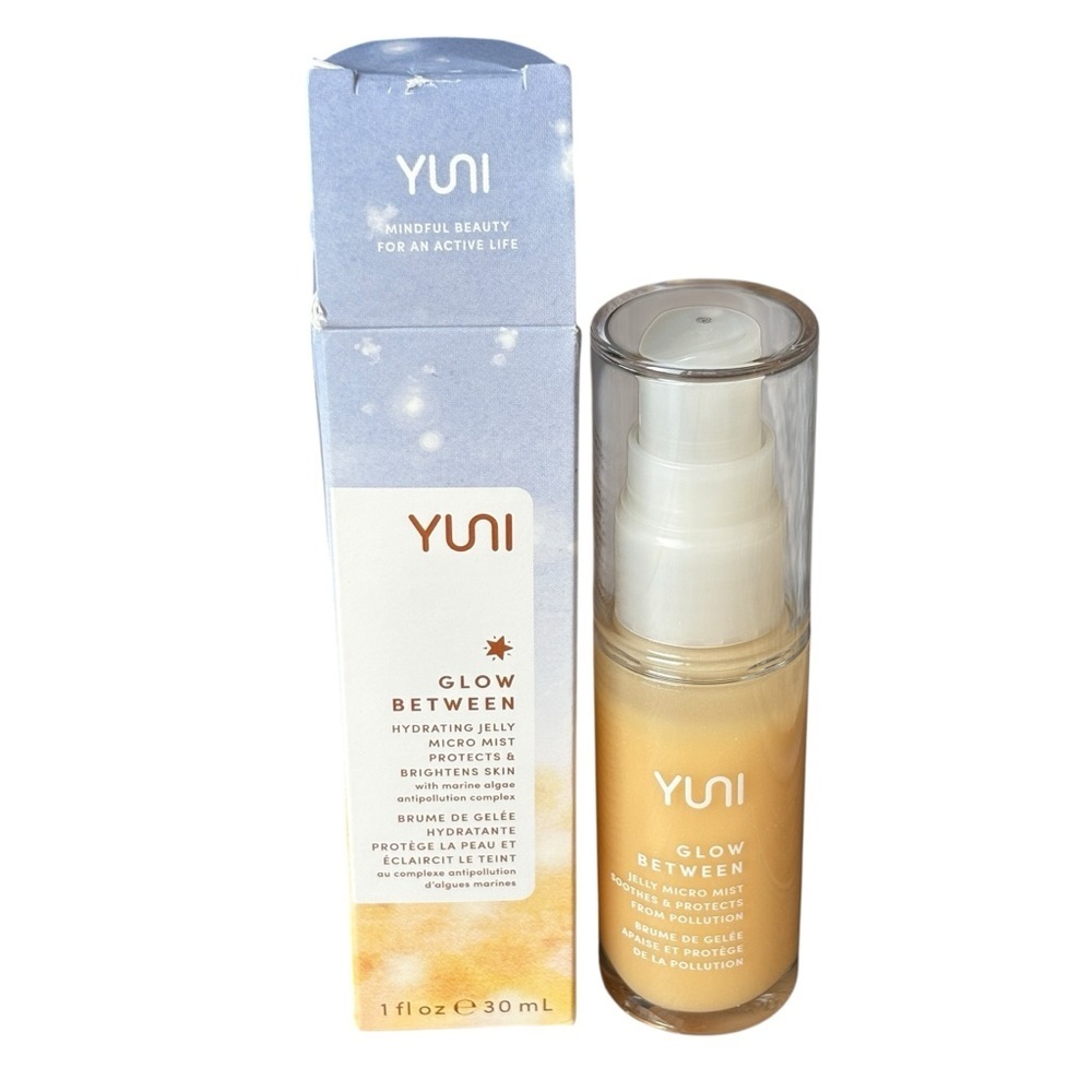 Yuni Glow Between Hydrating Jelly Micro Mist Protects & Brightens Skin 1 oz NIB